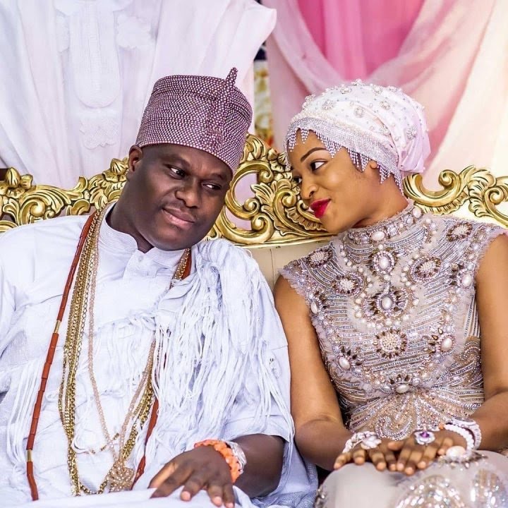 BREAKING: Queen Naomi Silekunola announces ‘divorce’ from Ooni of Ife, explains reasons
